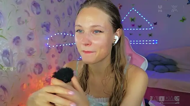 Armurra15 stripchat live cam model