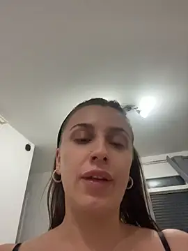 CrazyBhonnieX stripchat live cam model
