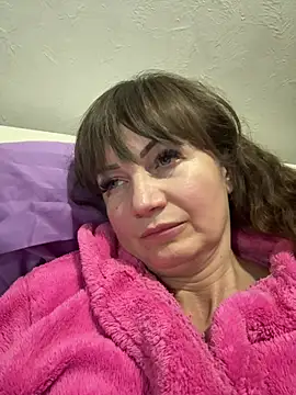 Butterfly8385 stripchat live cam model