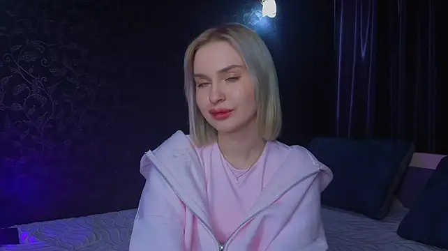 Eva_kiki stripchat live cam model