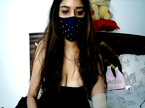 Gloie4u stripchat live cam model