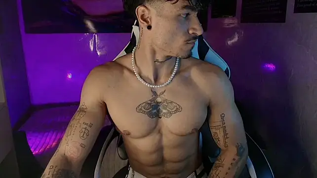 Thomas_Fit1 stripchat live cam model