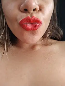 KittyHoleshot87 stripchat live cam model