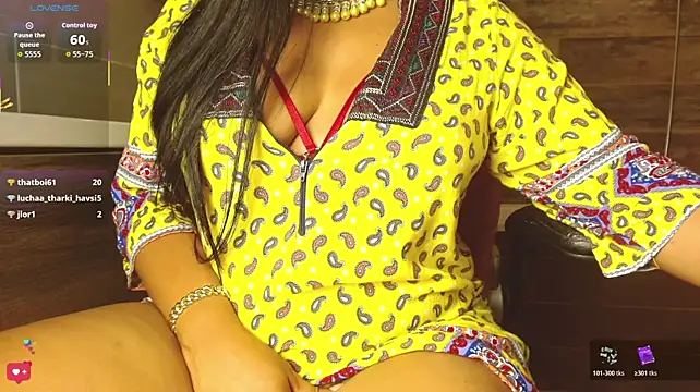 Iniya_Parul stripchat live cam model