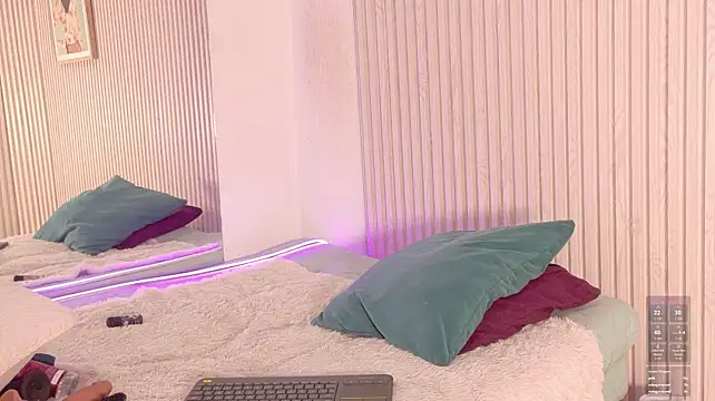 MiaJanss stripchat live cam model