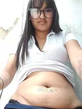 Emily-7 stripchat live cam model