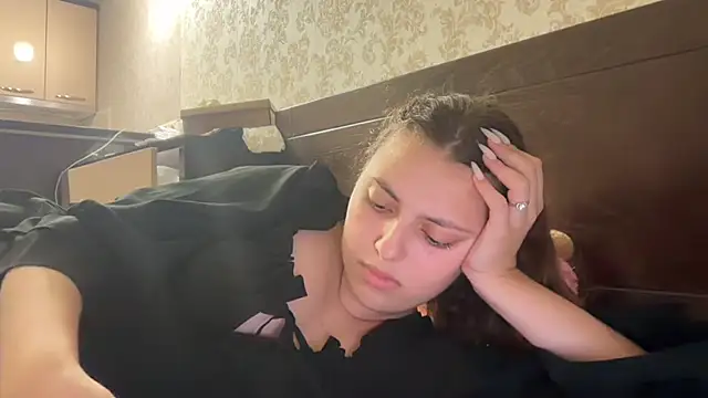 sylvia_a stripchat live cam model