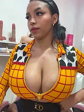 Madeleinesummerrr stripchat live cam model