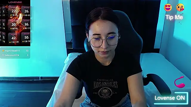 Lyrarose__ stripchat live cam model