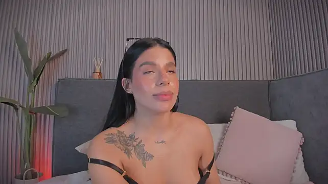 emelie_89 stripchat live cam model