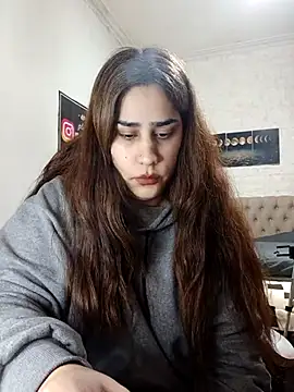 nahiarabiel33 stripchat live cam model