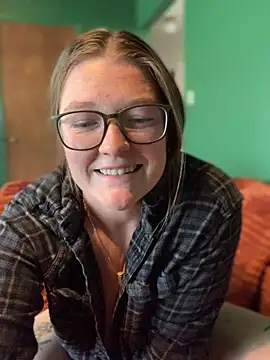 PussiesnCream_ stripchat live cam model