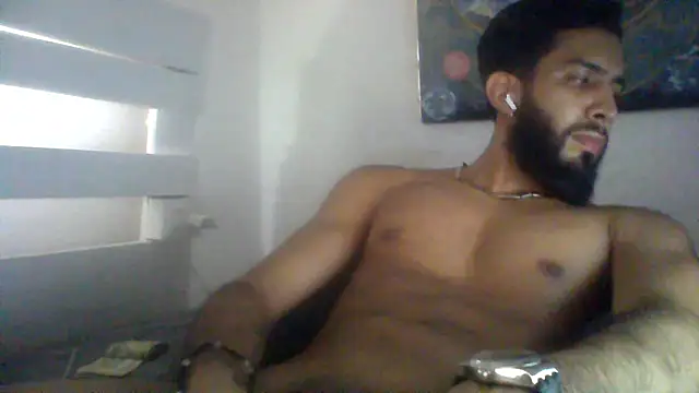 Zyan_Moratto stripchat live cam model