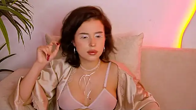 LanaLedger stripchat live cam model