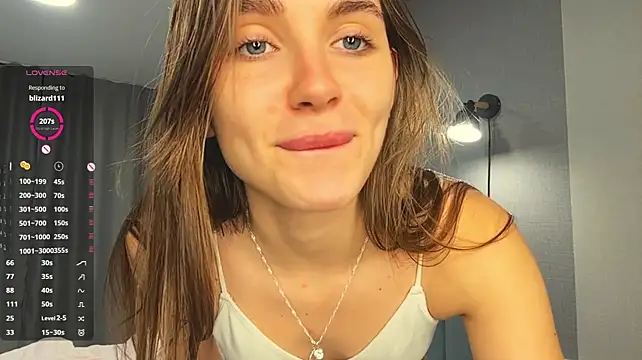Veluxe stripchat live cam model