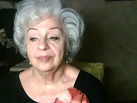 ValeriaKroww stripchat live cam model