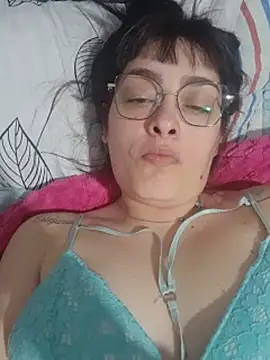 lightblueladyy1 stripchat live cam model