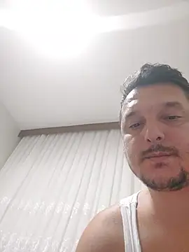 mertkarassu stripchat live cam model