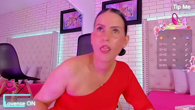 Coco_Balenciaga_ stripchat live cam model