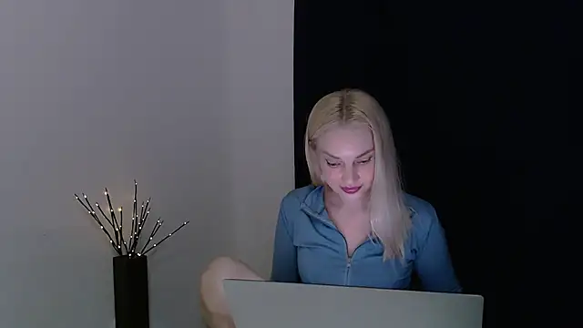 Lia_noo_regrets stripchat live cam model