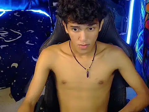 hugekenbigcock stripchat live cam model