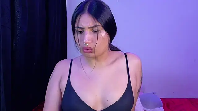 Linda_andrew stripchat live cam model