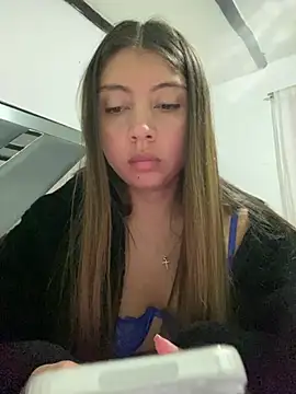 Sara-cooper2 stripchat live cam model