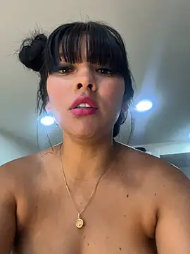 BrendaCrean stripchat live cam model