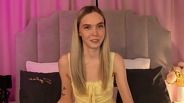 NikkiRyx stripchat live cam model