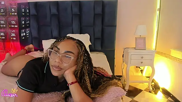 Erikaamore stripchat live cam model