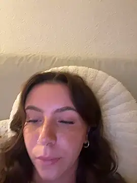 Cherry-Bean stripchat live cam model