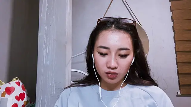 reikahanazono stripchat live cam model