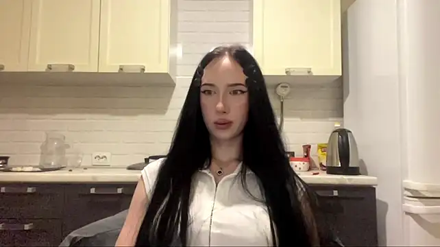 IsabellaQiueen stripchat live cam model