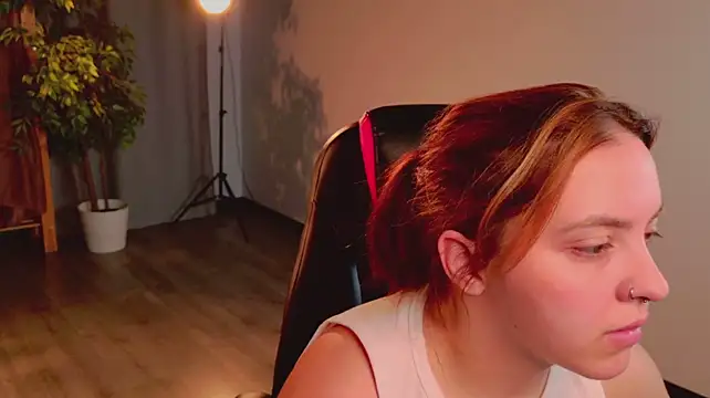 Bubbles_Luna stripchat live cam model