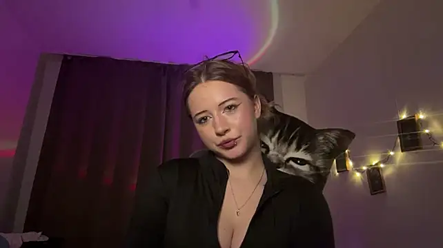 ElanorGahan stripchat live cam model