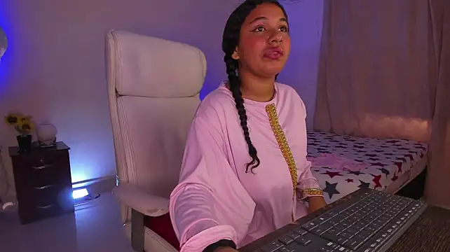 ShairaMassu stripchat live cam model