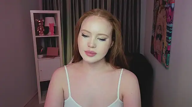 LucyPallmer stripchat live cam model