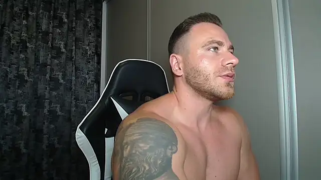 Thori92 stripchat live cam model