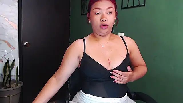 JadaRoberts stripchat live cam model