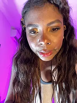 LoveQueen2 stripchat live cam model