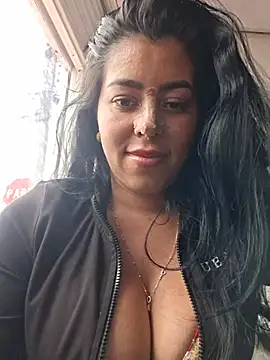 Luianna stripchat live cam model
