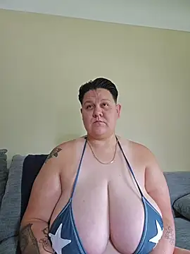DevilDahm stripchat live cam model