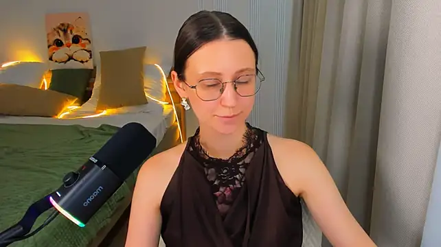 YourLovellyStory stripchat live cam model