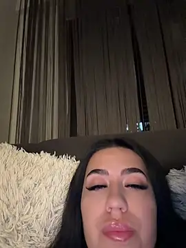 Andrestarr stripchat live cam model