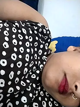 Sexy_Divya__ stripchat live cam model