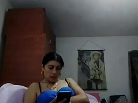 tefutbin3 stripchat live cam model
