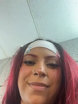 GiaRedd stripchat live cam model