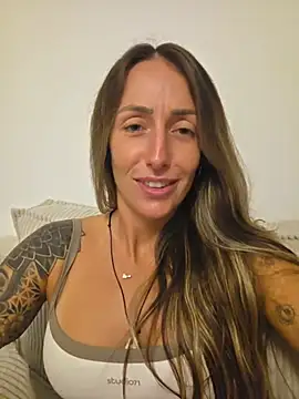 NicoleKaiser stripchat live cam model