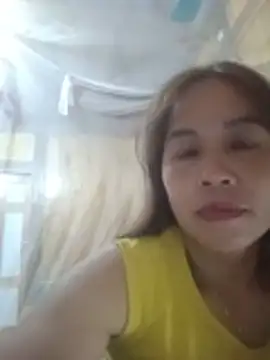 -Luni- stripchat live cam model