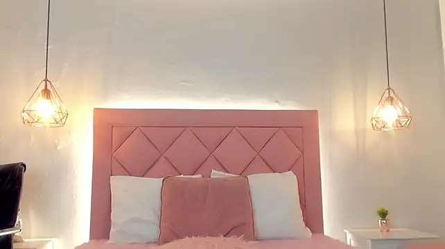 CharlotteCooper_ stripchat live cam model